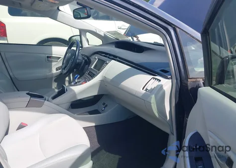 2014 Toyota Prius Four z USA, uszkodzony, nr VIN JTDKN3DU9E1773737